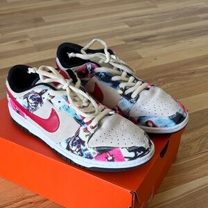 Nike Paris Dunk Lows Sneakers. Only worn twice.  Men’s size 9.5